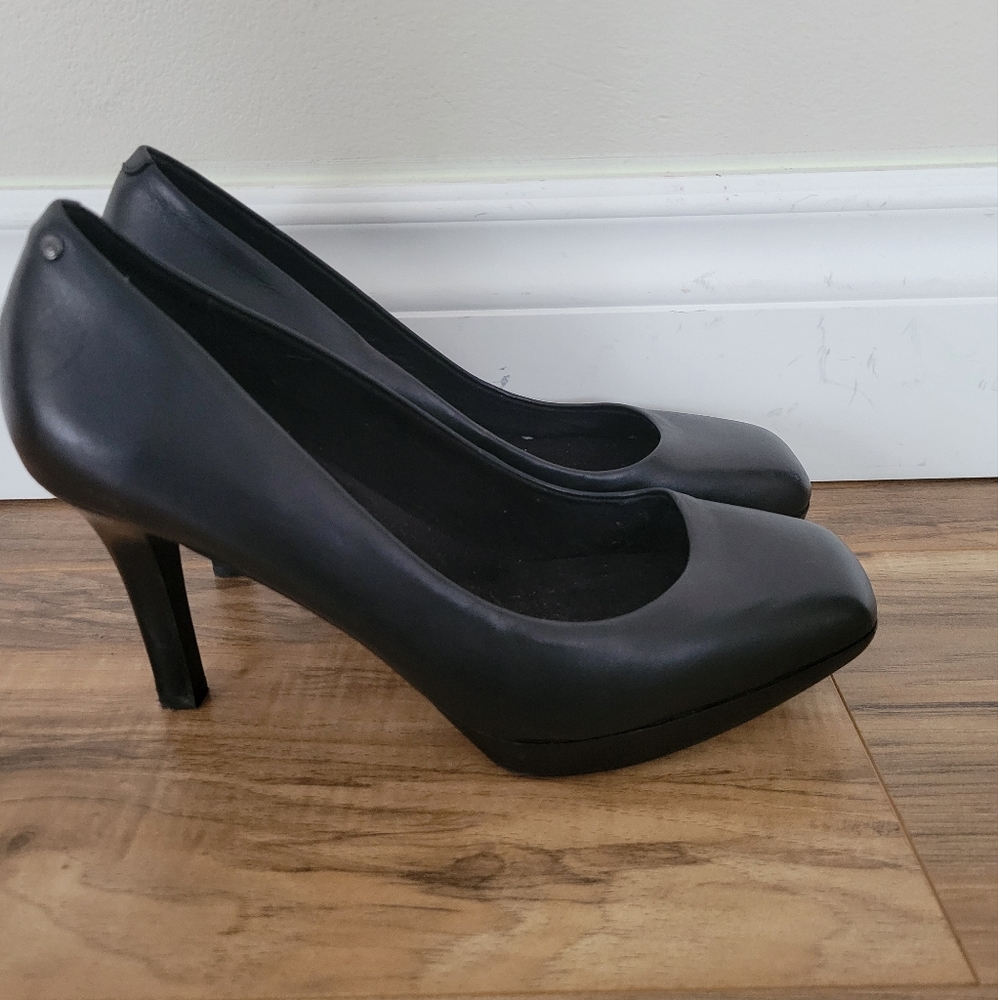 Rockport Ladies shoe Size 10, Black